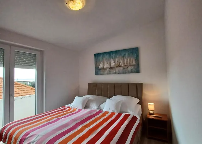 Beachfront With Balcony And Sea View * Vrsi