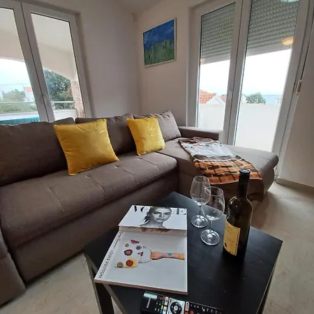 Beachfront With Balcony And Sea View Vrsi