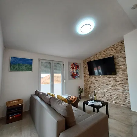 Beachfront With Balcony And Sea View Apartamento