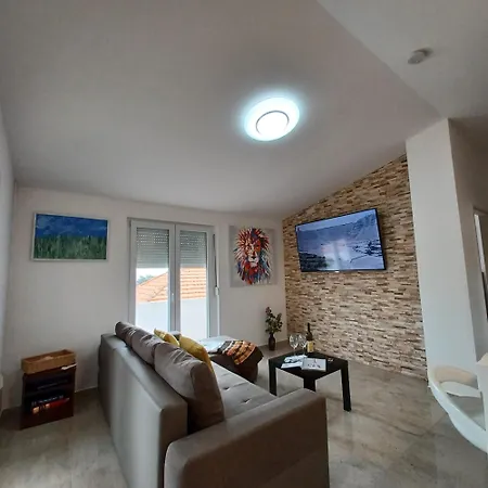 Beachfront With Balcony And Sea View * Vrsi
