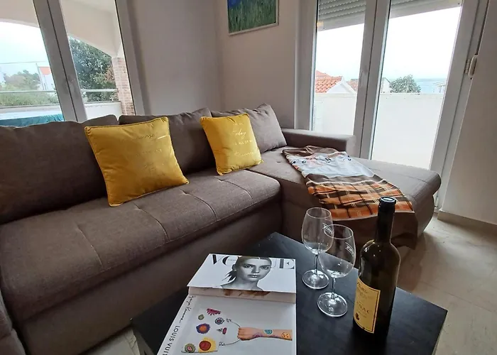 Beachfront With Balcony And Sea View Vrsi