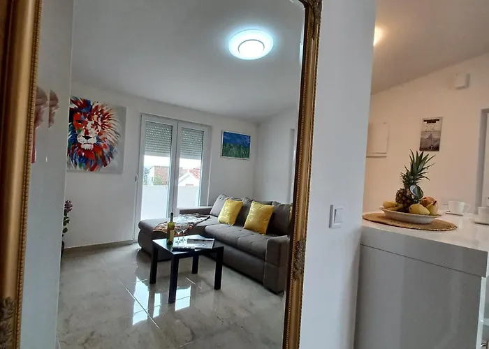 Beachfront With Balcony And Sea View Appartamento *