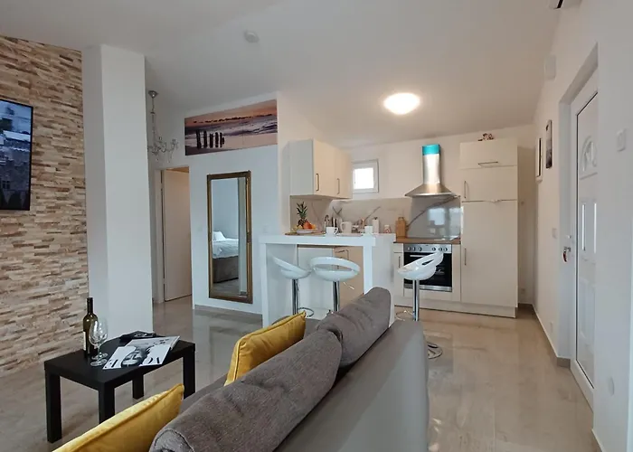 Appartamento Beachfront With Balcony And Sea View Vrsi